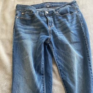EUC Levi’s midrise bootcut jeans size 10